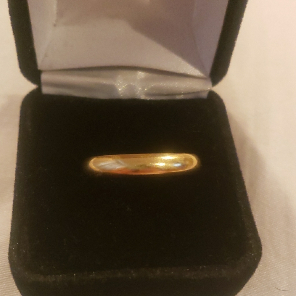 Tiffany and Co. 18kt yellow wedding band 3mm wide